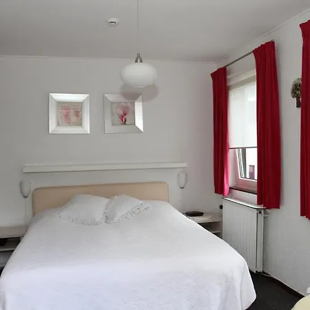 De Eik Готель 3*